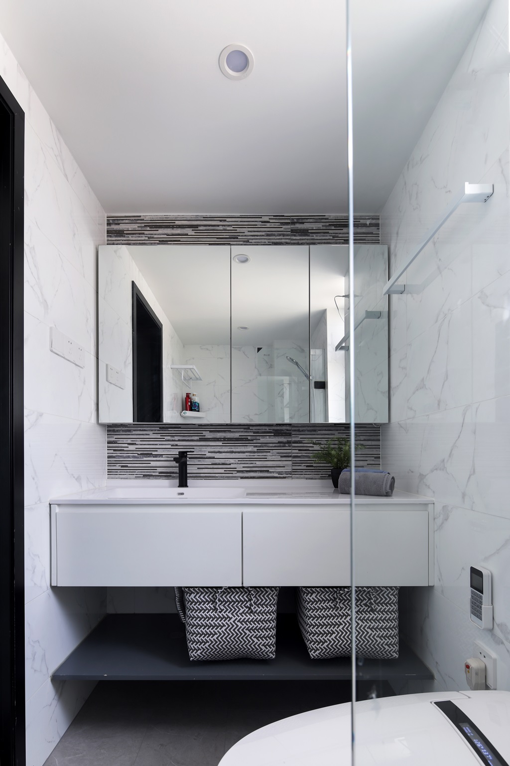 現(xiàn)代簡約風(fēng)格衛(wèi)生間裝修效果圖