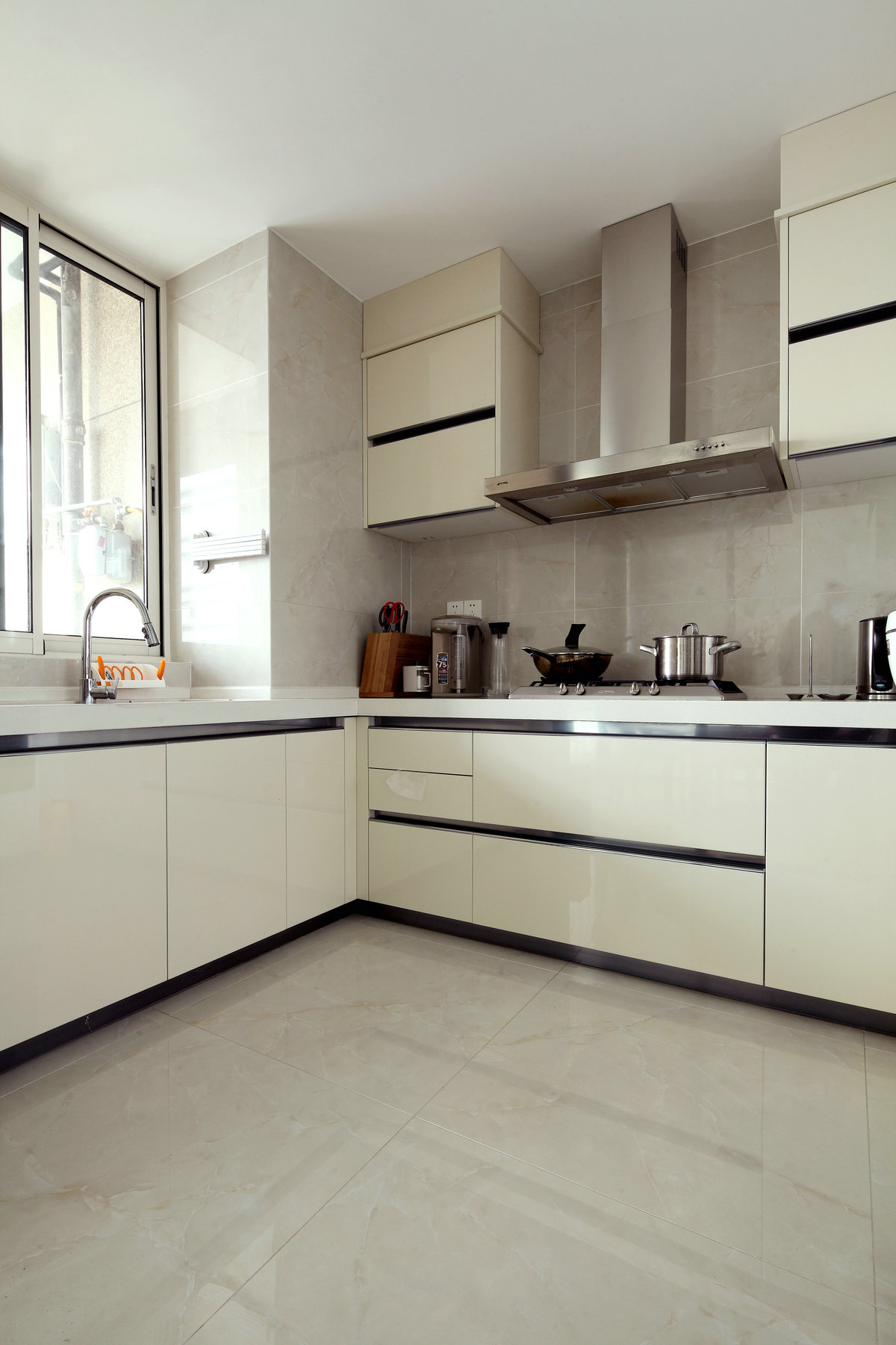 臺式風(fēng)格廚房裝修效果圖